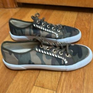 Jack Rogers gently used but still in great shape & adorable w/shorts or jeans!